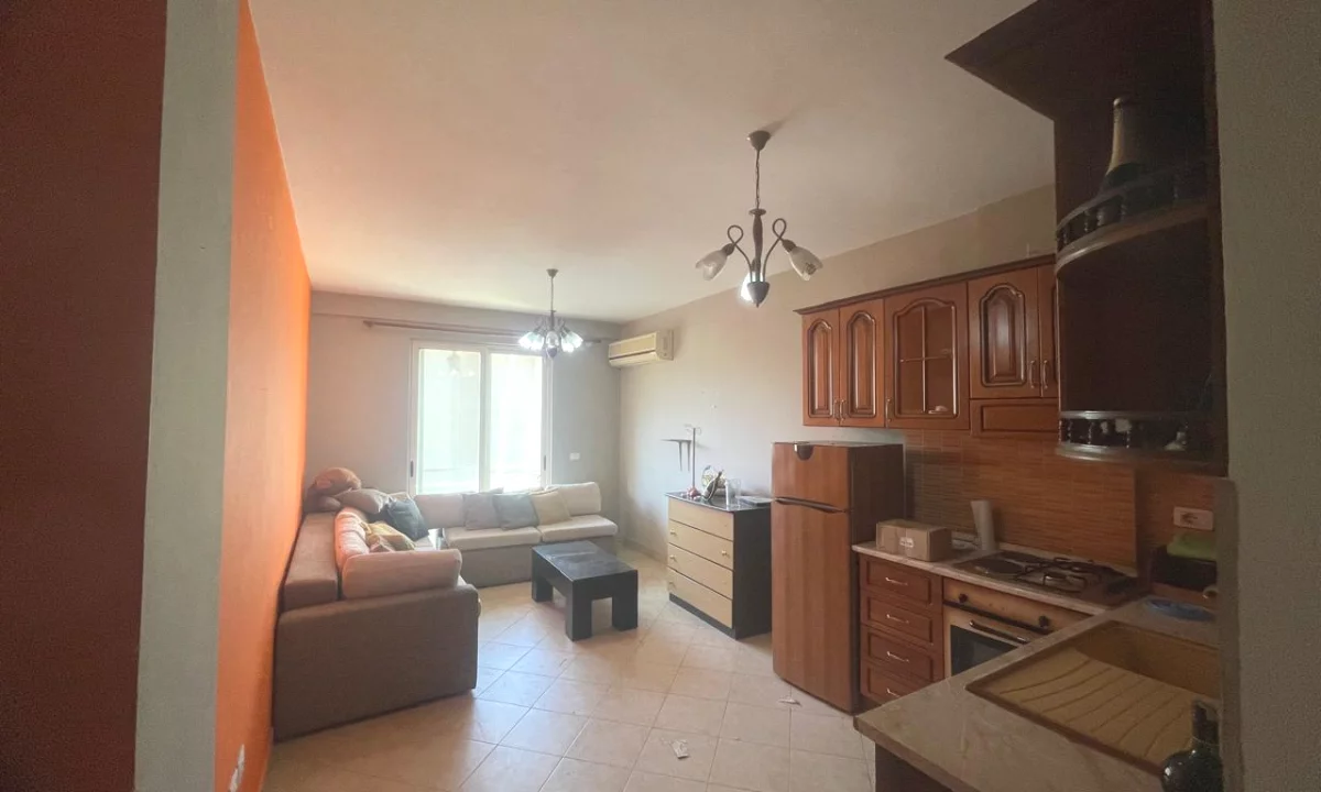 Appartamento in vendita a Durazzo 1+1, Arredato