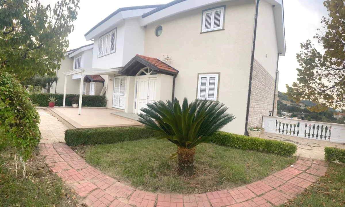 Luxury villas for rent in Tirana 4+1, Furnished