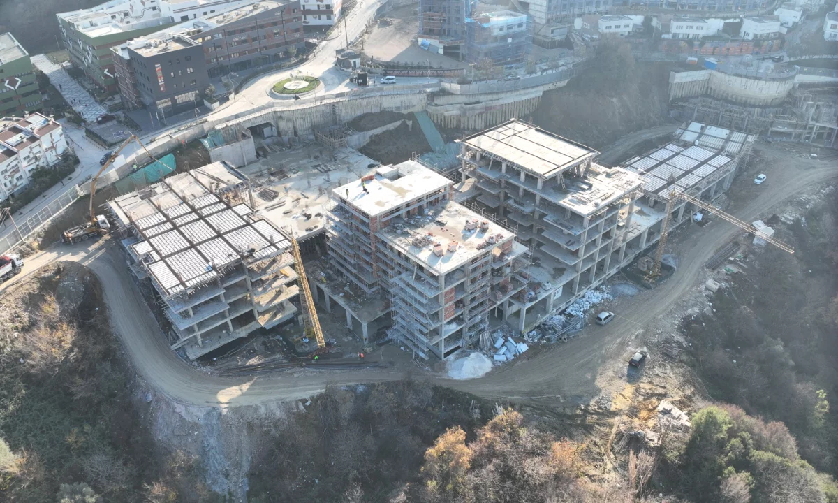 Shtepi ne shitje Apartament ne Tirane, 1+1, Mobilimi E mobiluar, Pagesa 115,000  Euro.