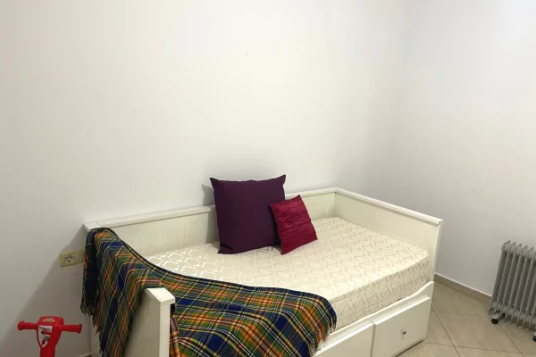 Shtepi me qera Apartament ne Tirane, 2+1, Mobilimi E mobiluar, Pagesa 70,000  Leke.