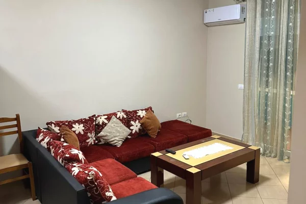 Jepet me qera apartament 1+1 Astir!