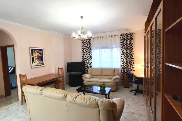 Shtepi me qera Apartament ne Tirane, 1+1, Mobilimi E mobiluar, Pagesa 55,000  Leke.