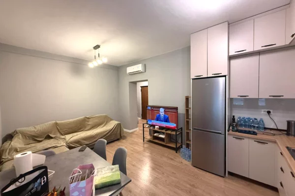 Shtepi me qera Apartament ne Tirane, 1+1, Mobilimi E mobiluar, Pagesa 50,000  Leke.