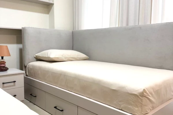 Jepet me qera Garzoniere tek Aura Complex, Laprake.