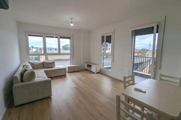 Appartamento in affitto a Tirana 2+1, Arredato