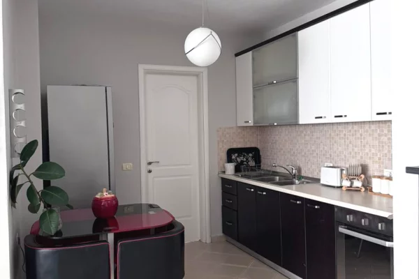 Jepet me qera apartamenti 1+1 te Ish Parku 65.000 Leke