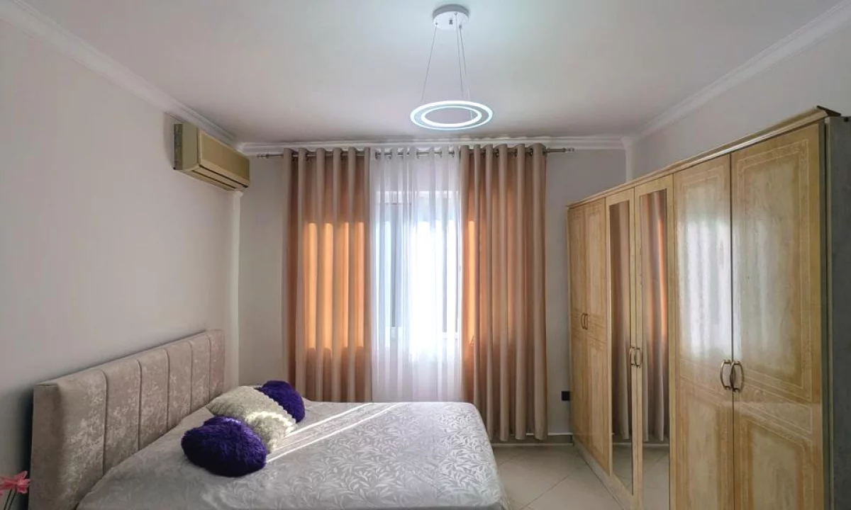 Shtepi me qera Apartament ne Tirane, Garsoniere, Mobilimi E mobiluar, Pagesa 50,000  Leke.