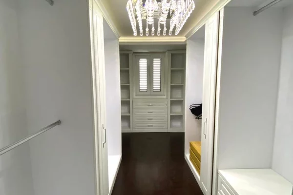 Shtepi ne shitje Vila Luksoze ne Tirane, 4+1, Mobilimi E mobiluar, Pagesa 950,000  Euro.