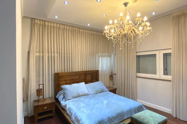 Shtepi ne shitje Vila Luksoze ne Tirane, 4+1, Mobilimi E mobiluar, Pagesa 950,000  Euro.