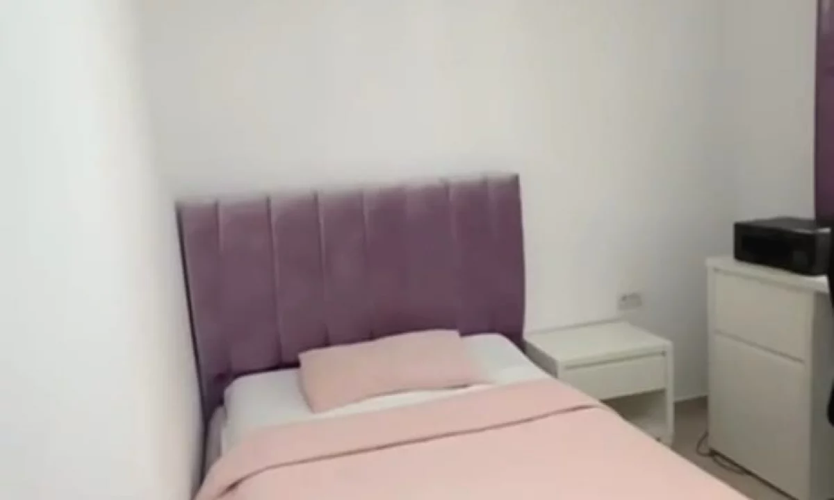 Shtepi ne shitje Apartament ne Tirane, 2+1, Mobilimi E mobiluar, Pagesa 220,000  Euro.