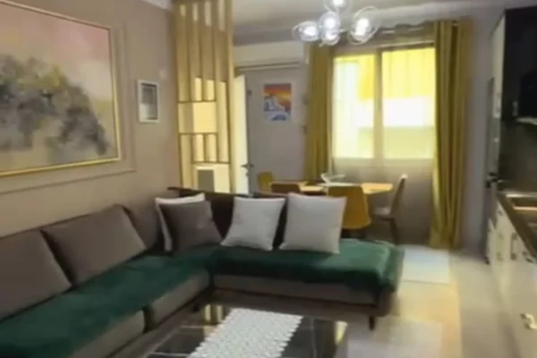 Shtepi ne shitje Apartament ne Tirane, 2+1, Mobilimi E mobiluar, Pagesa 220,000  Euro.