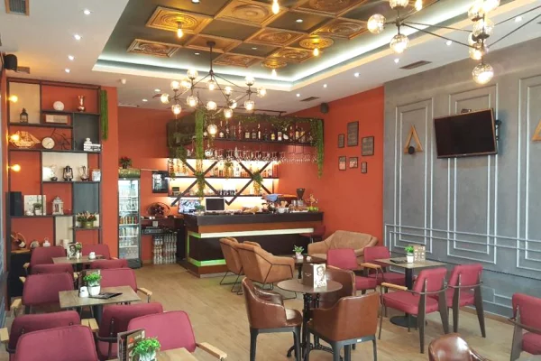 Shitet ambjent biznesi ne Rrugen Shefqet Kuka, 62 m2,Fresk :129.000 €!