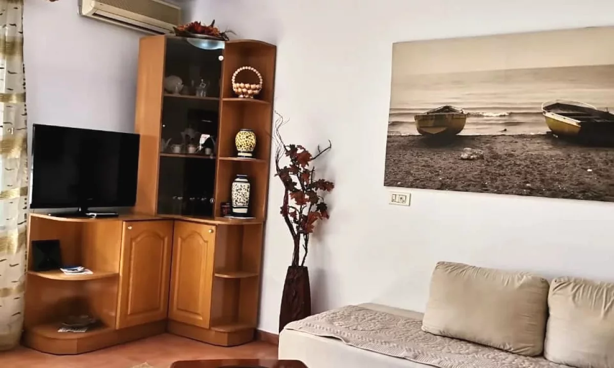 Shtepi me qera Apartament ne Tirane, 2+1, Mobilimi E mobiluar, Pagesa 60,000  Leke.