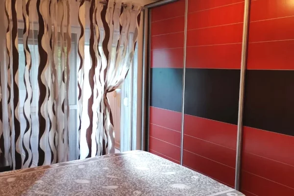 Shtepi me qera Apartament ne Tirane, 2+1, Mobilimi E mobiluar, Pagesa 60,000  Leke.