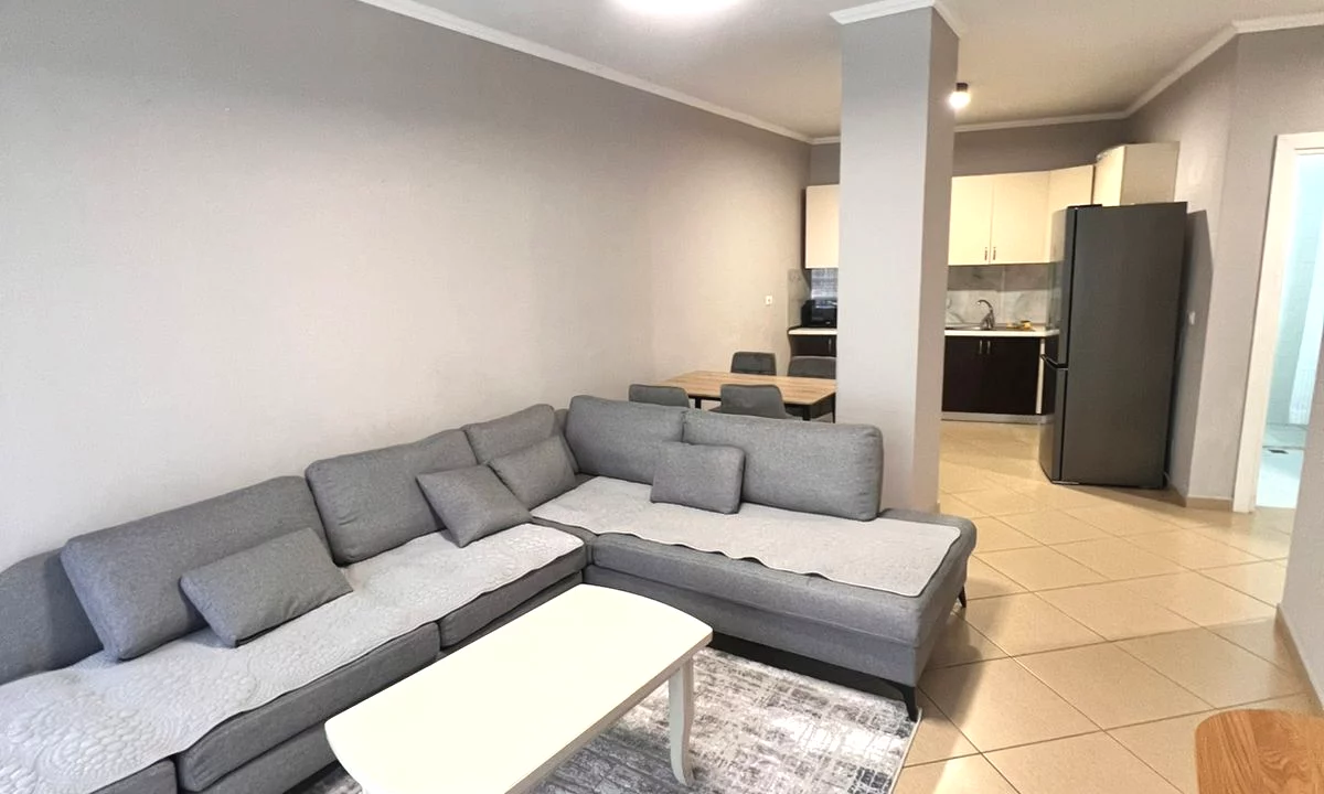 Shtepi ne shitje Apartament ne Tirane, 2+1, Mobilimi E mobiluar, Pagesa 197,700  Euro.