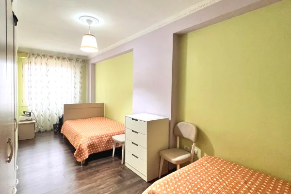 Shtepi me qera Apartament ne Tirane, 2+1, Mobilimi E mobiluar, Pagesa 50,000  Leke.