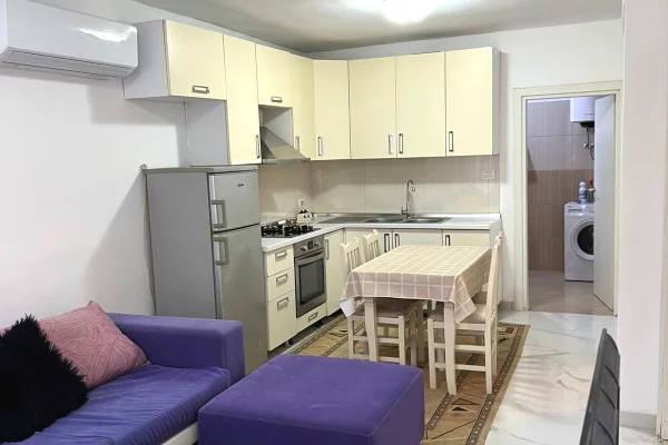 Jepet me qera shtepi private 2+1 Rruga 5 Maj 45.000 Leke/ ne muaj!