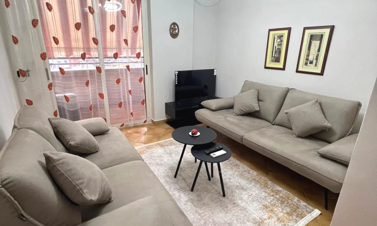 Shtepi me qera Apartament ne Tirane, 1+1, Mobilimi E mobiluar, Pagesa 65,000  Leke.