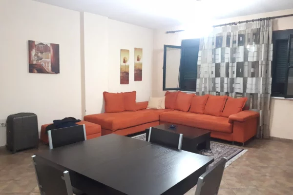 Shtepi me qera 1+1 ne Tirane - 60,000 Leke