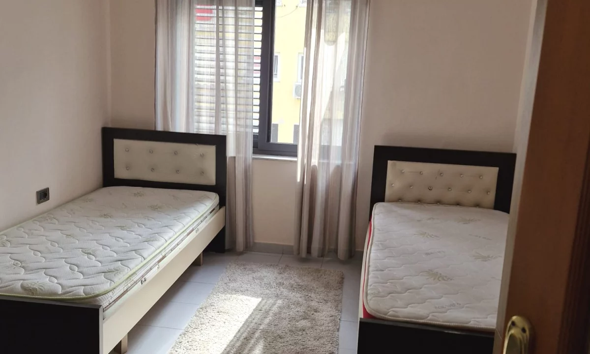 Shtepi me qera Apartament ne Tirane, 2+1, Mobilimi E mobiluar, Pagesa 65,000  Leke.