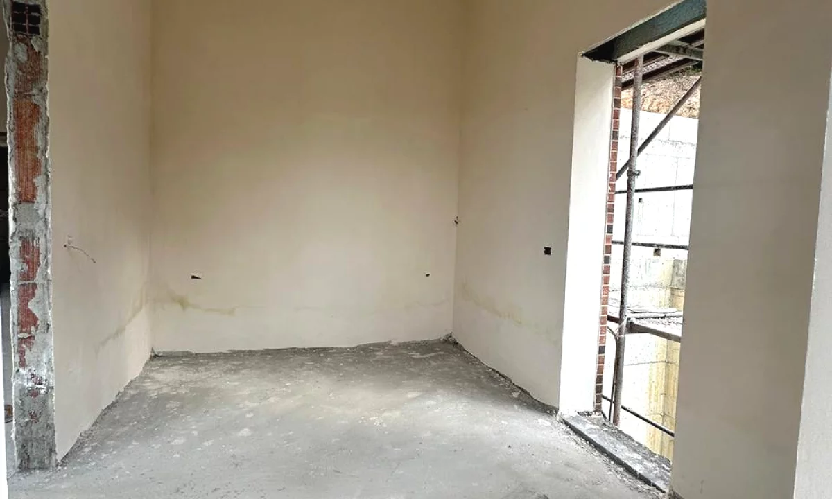 Shtepi ne shitje Apartament ne Tirane, 2+1, Mobilimi Bosh, pa mobiluar, Pagesa 201,928  Euro.