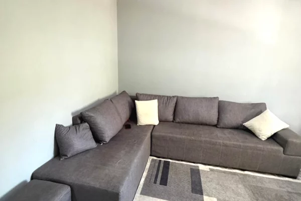 Jepet apartament 1+1 me qera ne Laprake, prane KMY-se!