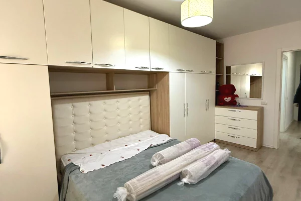 Shtepi me qera Apartament ne Tirane, 2+1, Mobilimi E mobiluar, Pagesa 550  Euro.