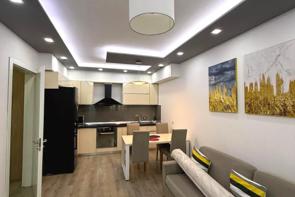 Shtepi me qera Apartament ne Tirane, 2+1, Mobilimi E mobiluar, Pagesa 550  Euro.