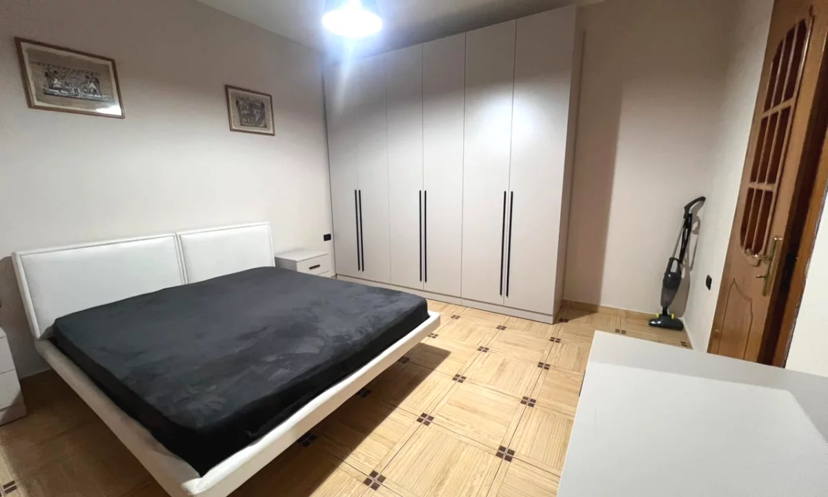 Shtepi me qera Apartament ne Tirane, 1+1, Mobilimi E mobiluar, Pagesa 45,000  Leke.