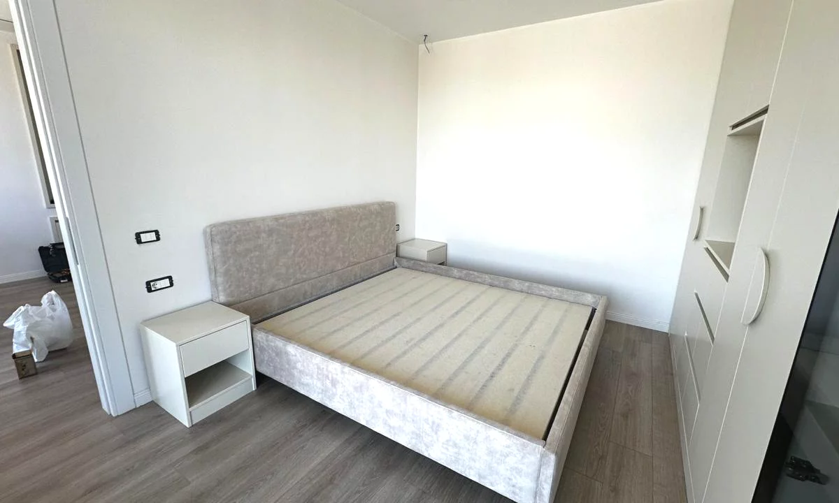 Shtepi me qera Apartament ne Tirane, 1+1, Mobilimi E mobiluar, Pagesa 60,000  Leke.