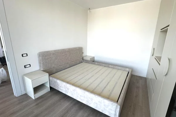 Jepet me qera 1+1 tek Bulevardi i Ri 60.000 leke/ ne muaj i diskutushem!