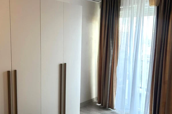 Shtepi me qera Apartament ne Tirane, 1+1, Mobilimi E mobiluar, Pagesa 60,000  Leke.