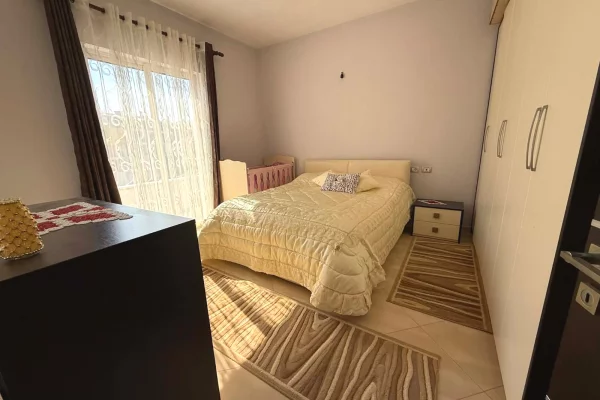 Shtepi me qera Shtepi Private ne Tirane, 3+1, Mobilimi E mobiluar, Pagesa 65,000  Leke.