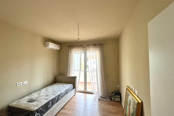 Shtepi me qera Apartament ne Tirane, 2+1, Mobilimi E mobiluar, Pagesa 1,000  Euro.