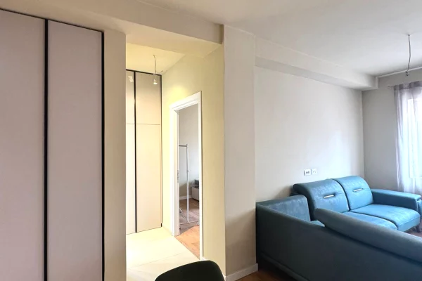Shtepi me qera Apartament ne Tirane, 2+1, Mobilimi E mobiluar, Pagesa 1,000  Euro.