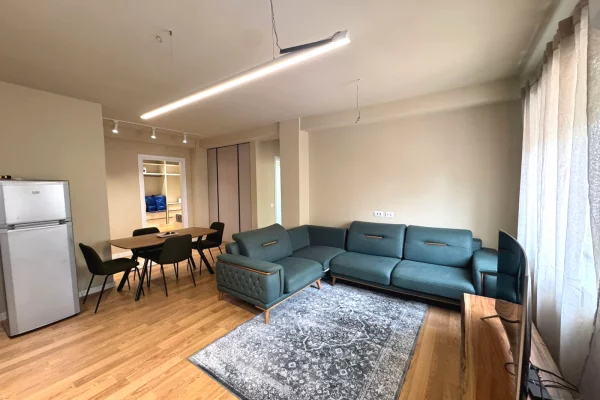 Shtepi me qera 2+1 ne Tirane - 1,000 Euro