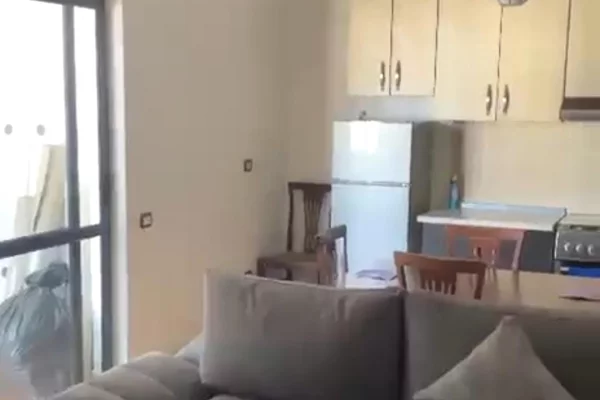 Shtepi me qera 2+1 ne Tirane - 60,000 Leke