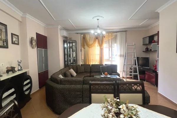 Shtepi me qera 2+1 ne Tirane - 500 Euro