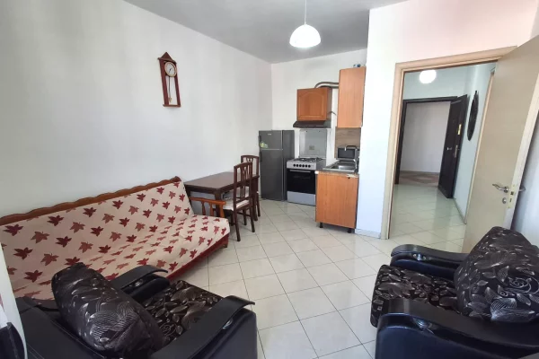 Shtepi me qera Apartament ne Tirane, 1+1, Mobilimi E mobiluar, Pagesa 350  Euro.