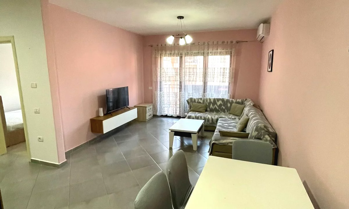 Shtepi me qera Apartament ne Tirane, 1+1, Mobilimi E mobiluar, Pagesa 50,000  Leke.
