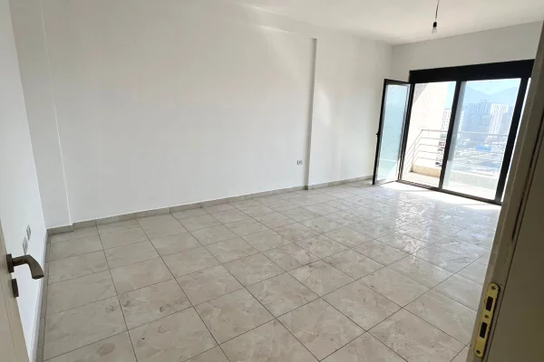 Shtepi ne shitje Apartament ne Tirane, 3+1, Mobilimi E mobiluar, Pagesa 151,450  Euro.