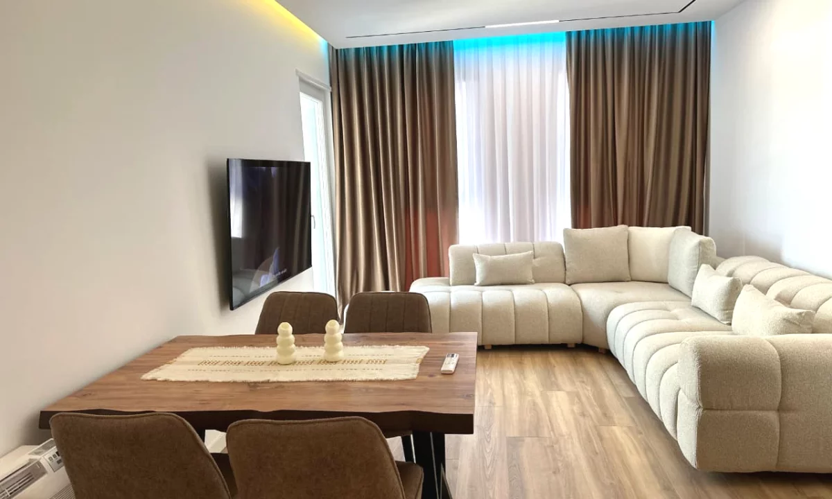 Shtepi ne shitje Apartament ne Tirane, 2+1, Mobilimi E mobiluar, Pagesa 145,000  Euro.