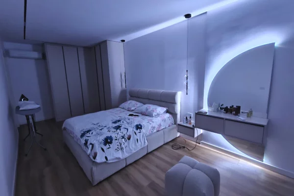 Shtepi ne shitje Apartament ne Tirane, 2+1, Mobilimi E mobiluar, Pagesa 145,000  Euro.