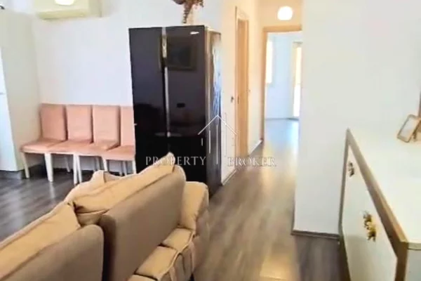 Shitet apartament 2+1 te Ish Fusha e Aviacionit,Rruga e Dafinave!