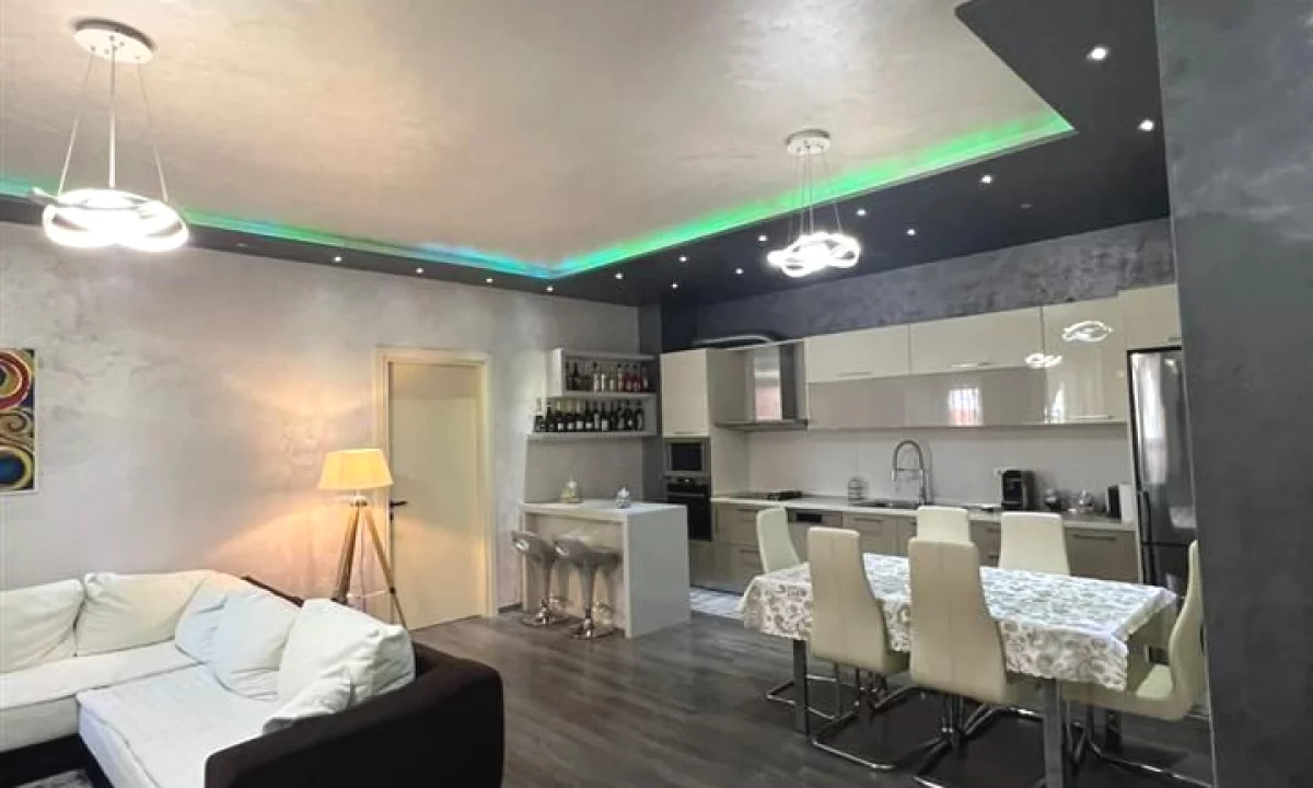 Shtepi ne shitje Apartament ne Tirane, 2+1, Mobilimi E mobiluar, Pagesa 290,000  Euro.