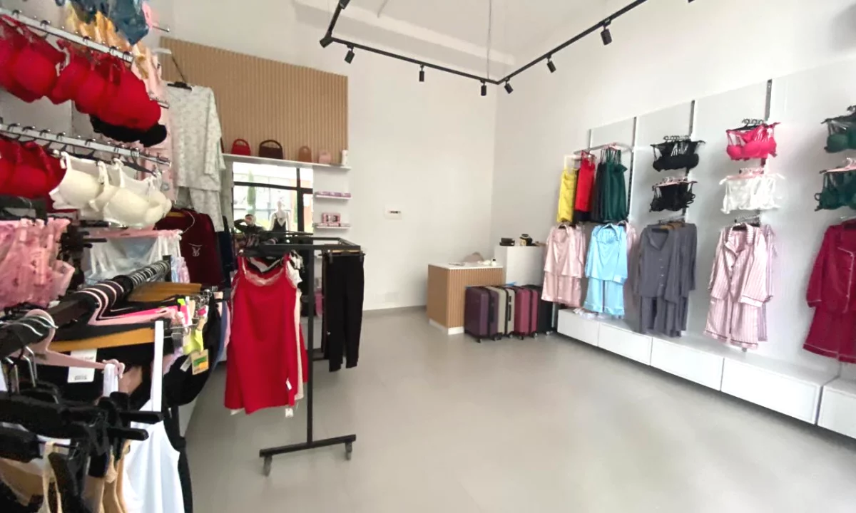 Jepet me qera ambjent  biznesi,Kompleksi Trio Towers,Rruga Don Bosko!