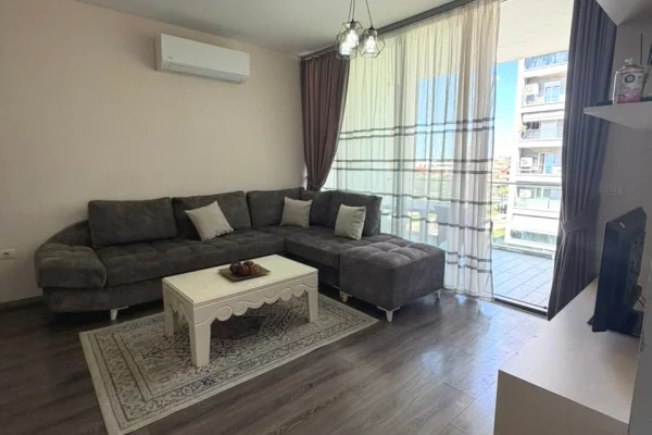 Shtepi me qera Apartament ne Tirane, 2+1, Mobilimi E mobiluar, Pagesa 750  Euro.