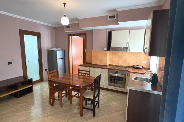 Shtepi ne shitje Apartament ne Tirane, 1+1, Mobilimi E mobiluar, Pagesa 45,000  Leke.