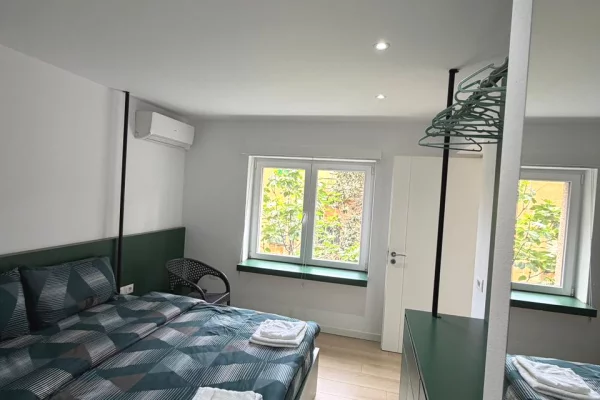 Shtepi ne shitje Apartament ne Tirane, 1+1, Mobilimi E mobiluar, Pagesa 250,000  Euro.
