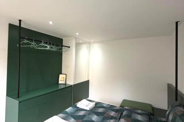Shtepi ne shitje Apartament ne Tirane, 1+1, Mobilimi E mobiluar, Pagesa 250,000  Euro.